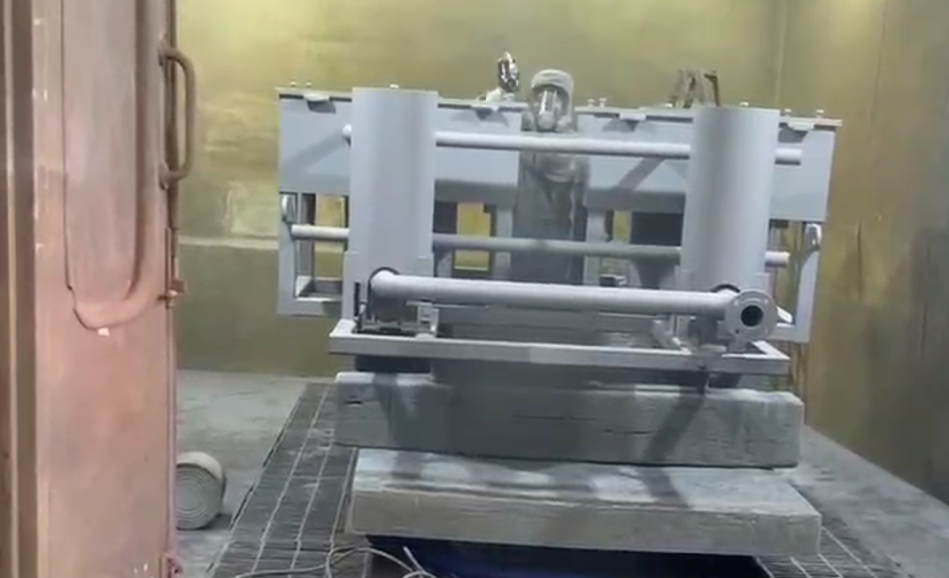 聚脲噴涂: 解鎖工礦設備防護新范式作業實景 聚脲噴涂: 解鎖工礦設備防護新范式作業實景